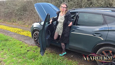 Broken Down on a Country Road - He Eats My Pussy and Then Fucks Me on the Hood and in the Trunk